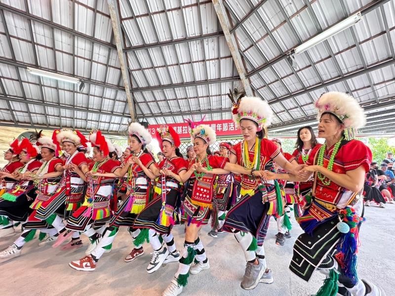 富里鄉基拉歌賽部落豐年祭登場 祭祀祖靈、捕魚祭及情人之夜代代相傳