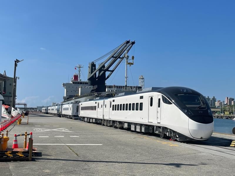 600輛EMU3000「新自強號」車廂於花蓮港完成卸載