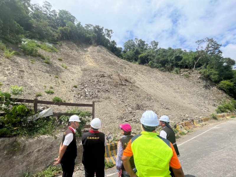 出動地面、空中勘查測範圍! 縣府研議整治改善「花73線邊坡土石坍方」災情 