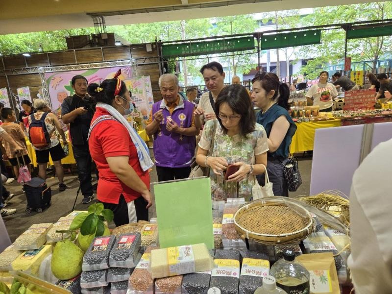 瑞穗鶴岡文旦在建國花市「柚見幸福」