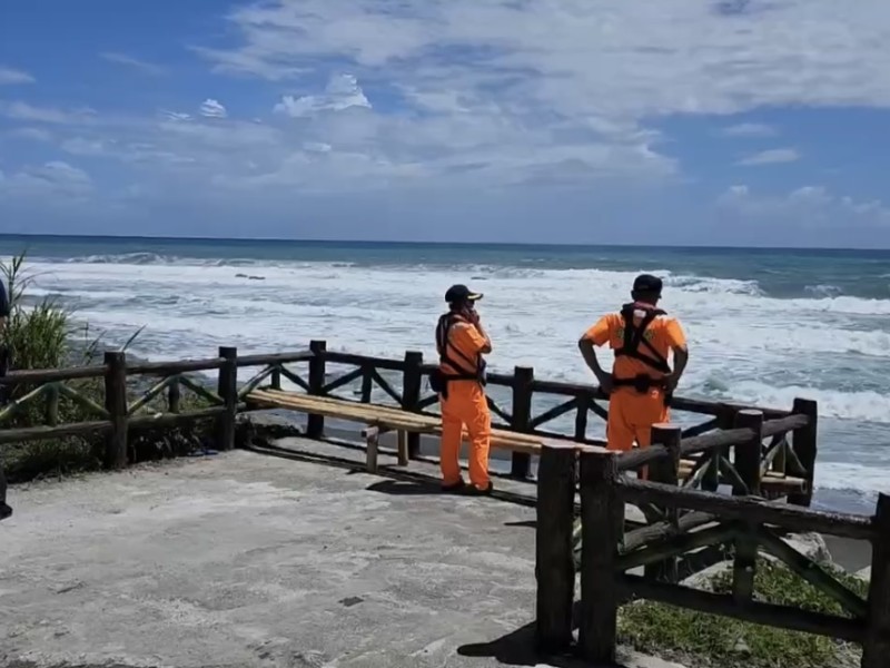 台東傳出疑似輕航機墜海 海巡持續搜尋中