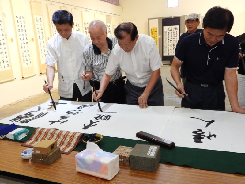 耕讀翰墨香—中華咸集書法學會第二屆會員聯展開幕，傳承書法藝術與客家文化