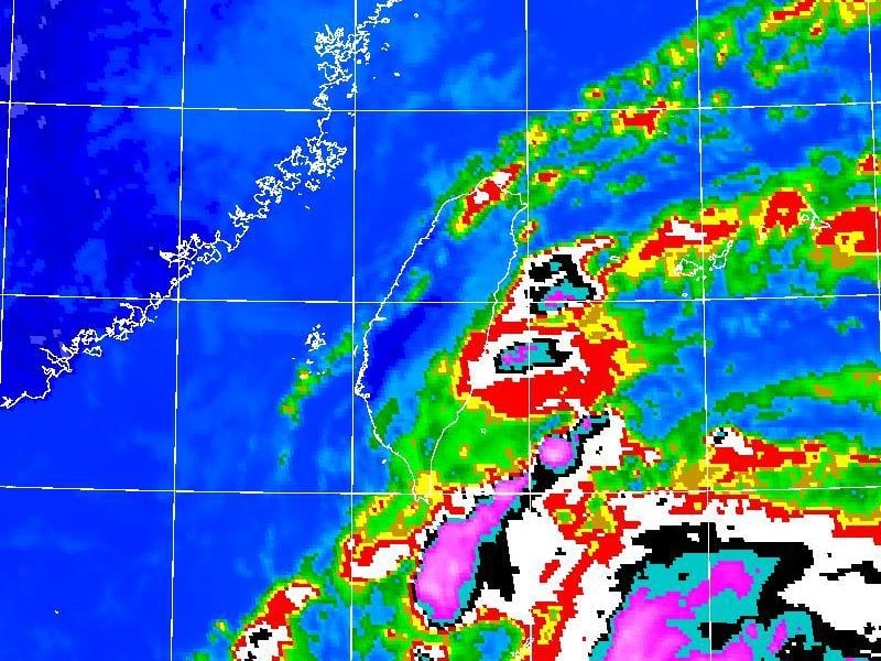 大雨特報! 東半部有局部大雨發生機率