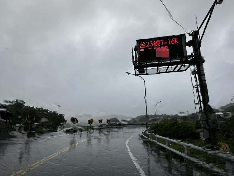 台23線東富公路7k~16k豐南至花東縣界路段因山陀兒颱風今30日20時起預警性封閉