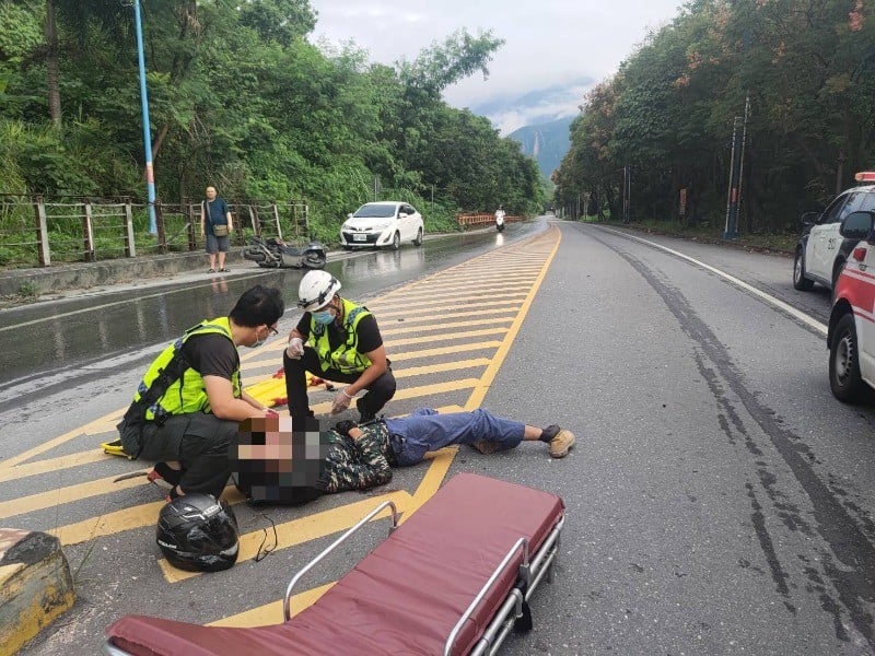 花蓮男子騎機車撞車受傷 無酒駕 警方釐清肇事原因