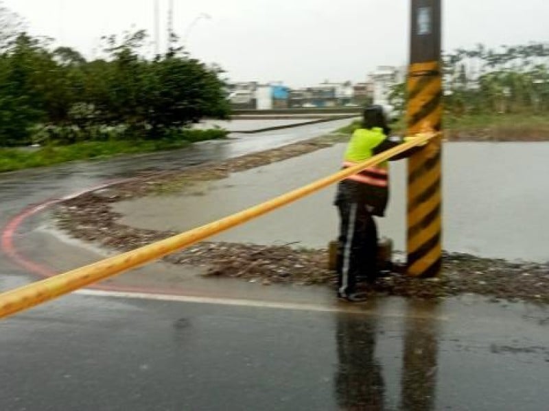 員警巡視災情發現3處地下道淹水