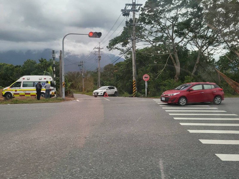 台11丙吳全路段事故排除中 請用路人小心駕駛