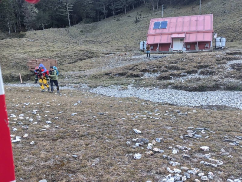 卓溪馬布谷山屋女登山客受傷 黑鷹出動救援