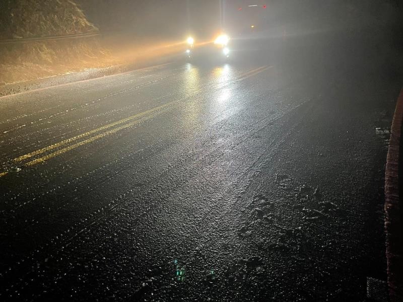台14甲武嶺至松雪樓限加掛雪鏈