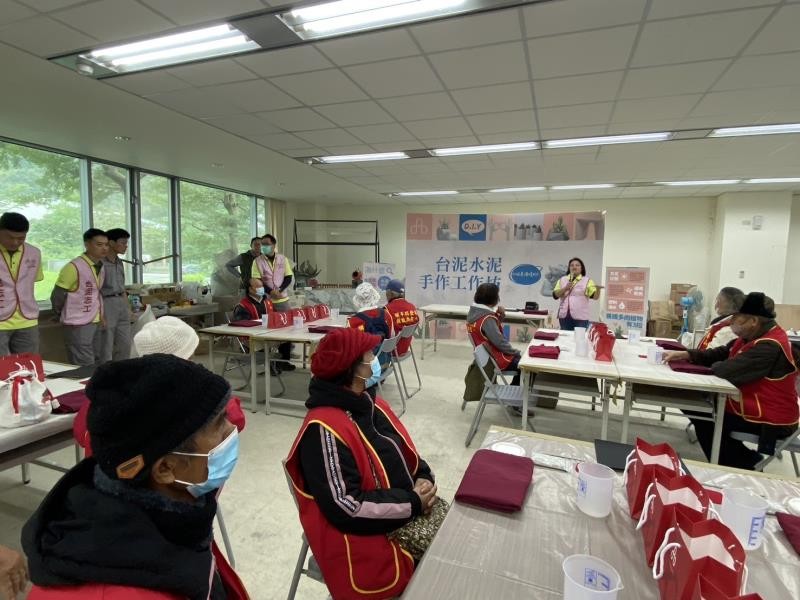 18位老寶貝到DAKA園區體驗幸福