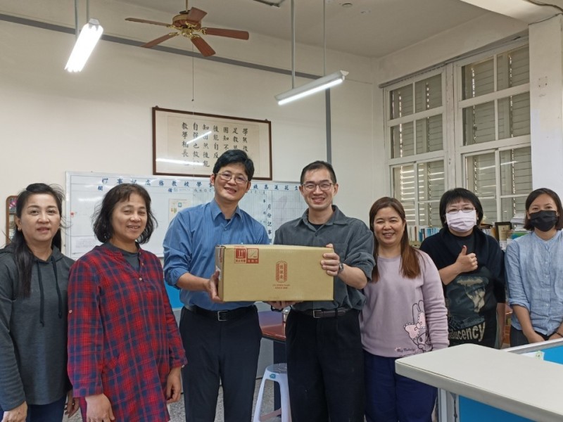 百年餅店舊振南惜食計畫傳遞愛心 花蓮高商師生感受暖流