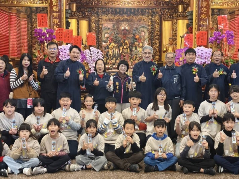 校友攜手學弟妹赴協天宮祈福 ! 中城國小合唱團獲全縣第一 將征戰全國賽