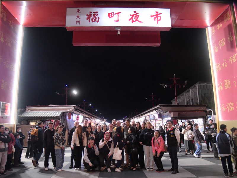 德國凱爾學院連二年訪問花蓮 品嘗東大門「夜市王」套餐大讚滿分