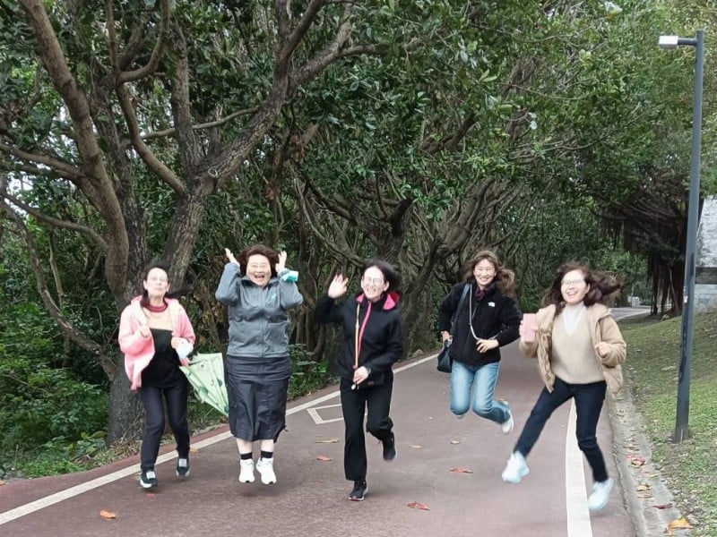 護理同行 健康隨行 花蓮縣護理師公會邀請護理師及家屬共同參加全國護理健走日,共創健康新里程