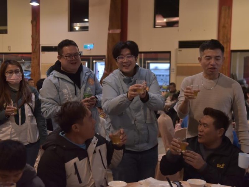 銘師父餐廳傳愛十年 助弱勢家庭
