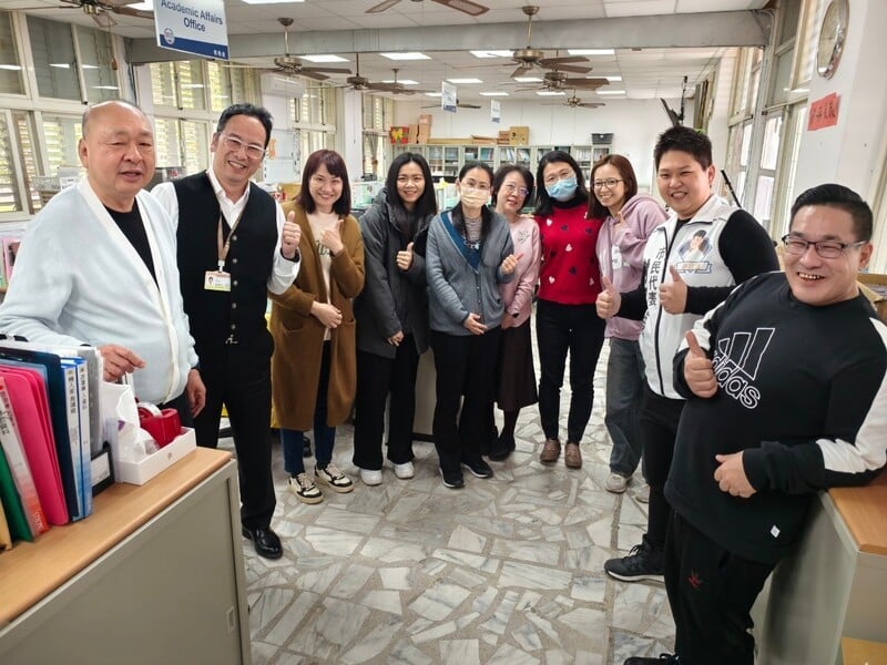 謝國榮議員與謝宜萱代表推動鑄強國小地下室改善計劃 打造「TC ZONE」雨天活動新場域