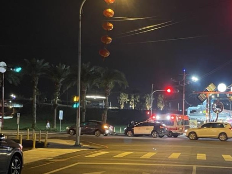 汽車轉彎不慎碰撞行人