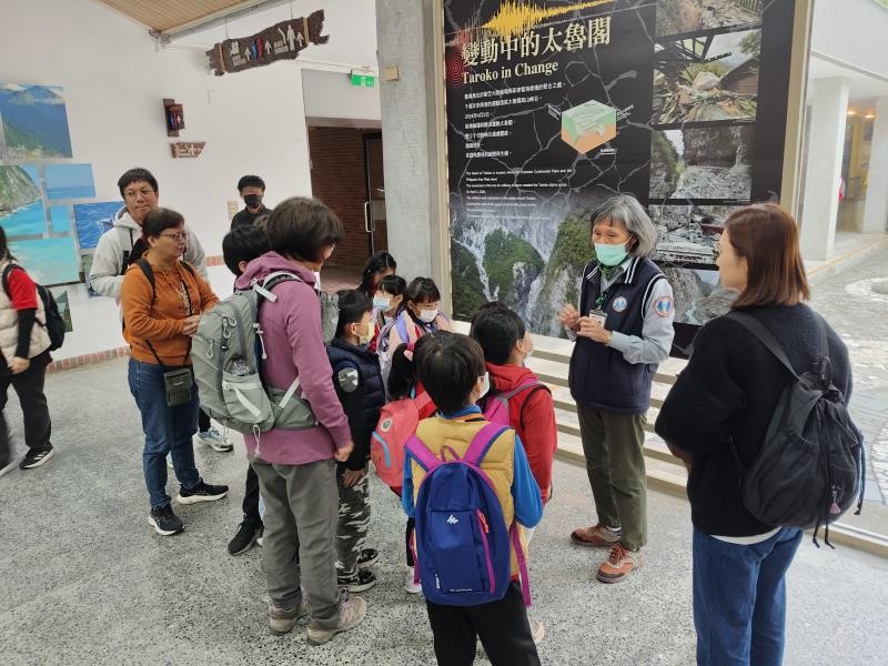 太管處昨舉辦親子考古低碳旅遊
