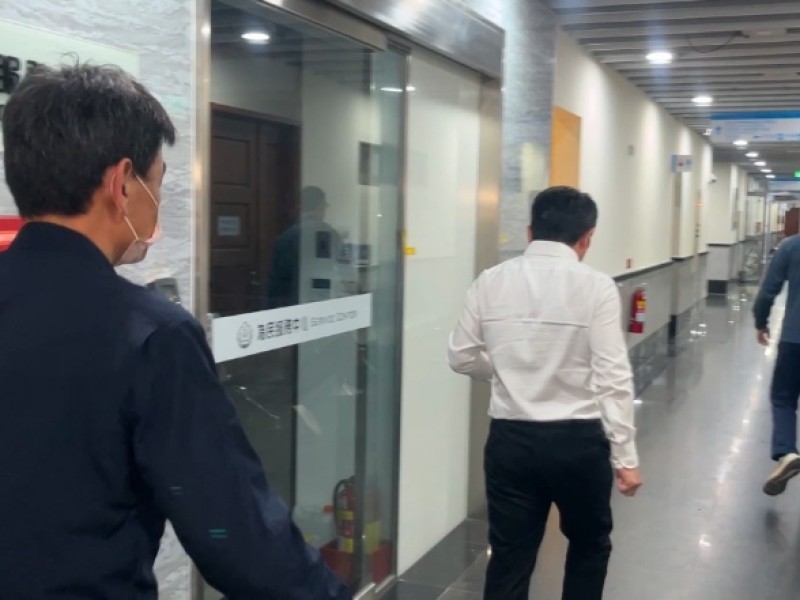 花蓮罷免連署疑遭「查水表」 民政處長明良臻聲押 6名公務員交保