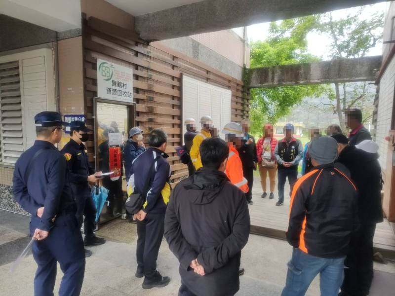 落實防制大型車翻車事故 鳳警深入企業宣導