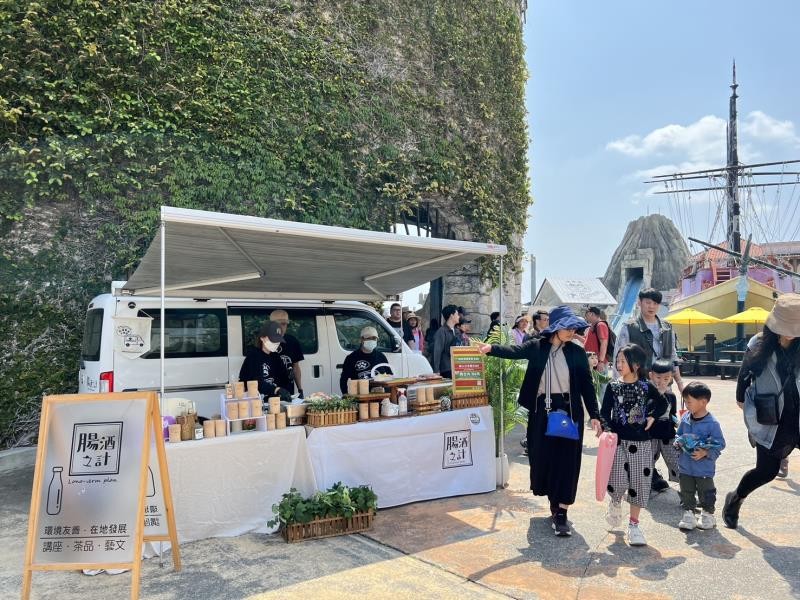 海洋公園連假現人潮