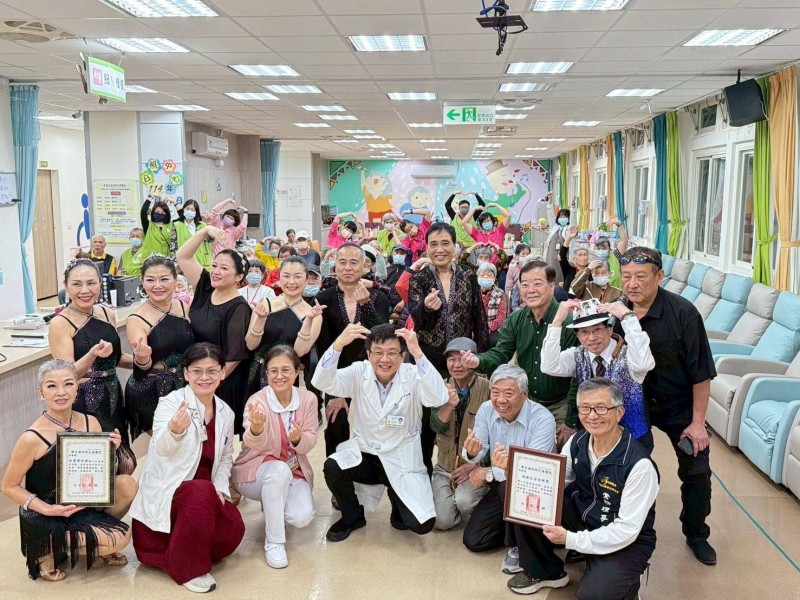 「炫舞飛揚・金曲傳情」花蓮醫院日照中心溫馨公益饗宴 傳遞社會關懷