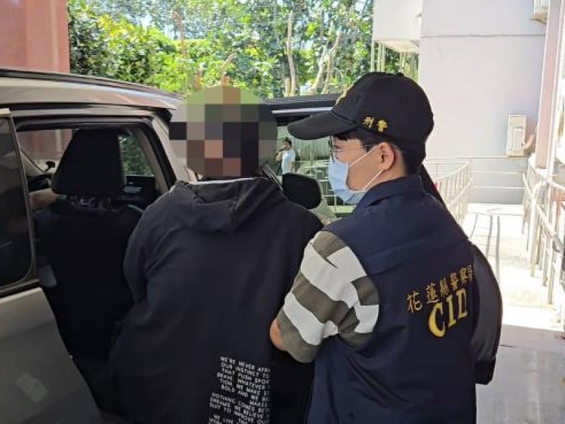 員警埋伏咖啡廳逮詐騙車手
