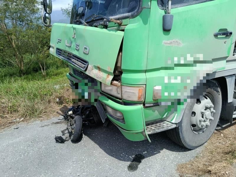 貨車與機車相撞 騎士當場死亡