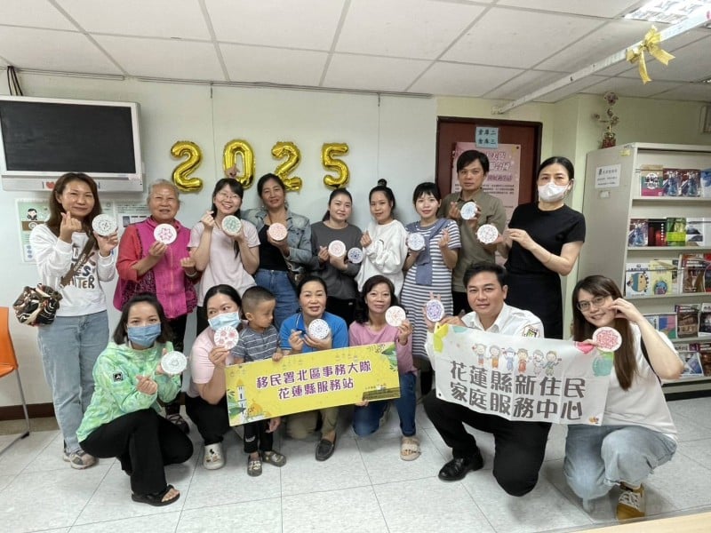 色彩連結心靈,畫出思念與希望——花蓮移民署舉辦曼陀羅手繪課程,邀新住民畫「心」生活