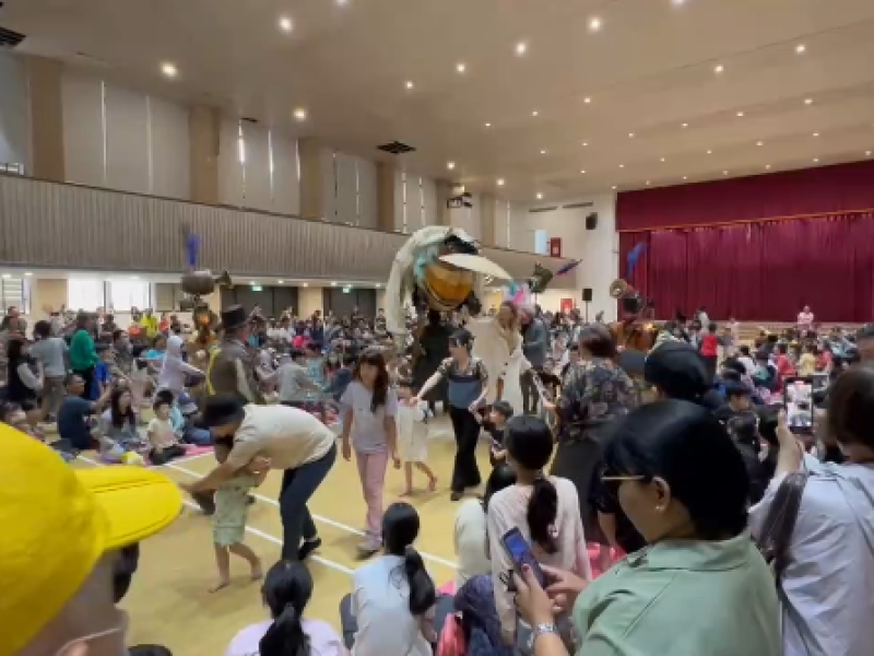 號外號外!破紀錄演出加開一場!法國「鳥人」奇幻劇團明晚登場東大門!