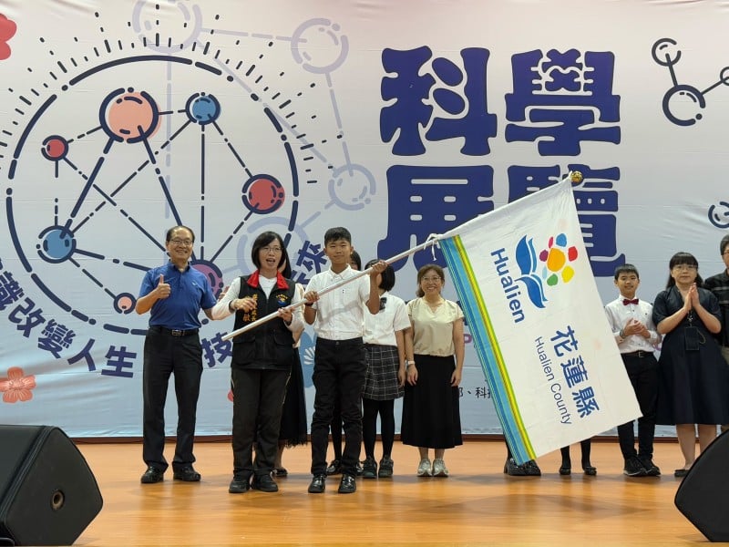 東華附小科展創佳績 奪縣賽團體總冠軍 物理數學雙雙晉級全國