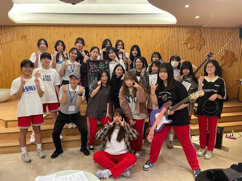 外籍生熱音初體驗!花女與慈大學生以音樂開啟跨國交流