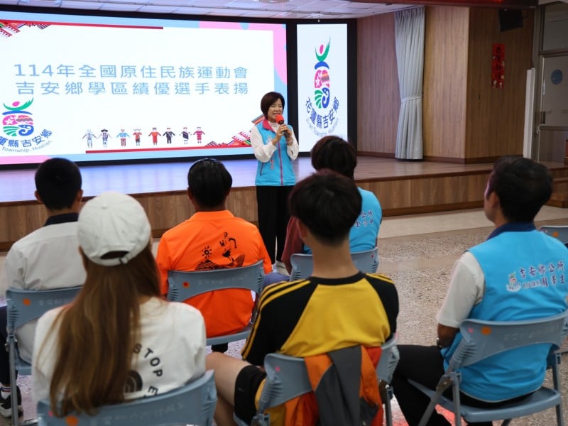 游淑貞表揚全原運獲獎選手 吉安學子勇奪二金三銀二銅 展現體育實力