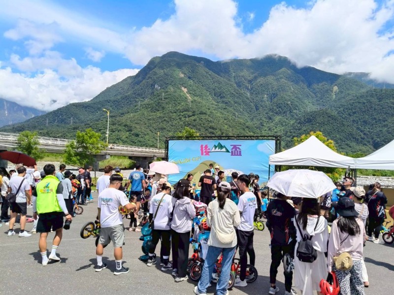 全台滑步車家庭齊聚花蓮!「後山盃」600選手熱血開賽 親子共騎熱鬧滾滾