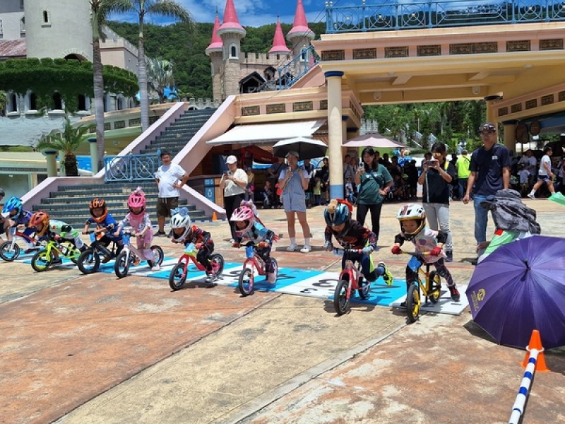 海洋公園首辦兒童滑步車賽 百位萌娃熱血登場