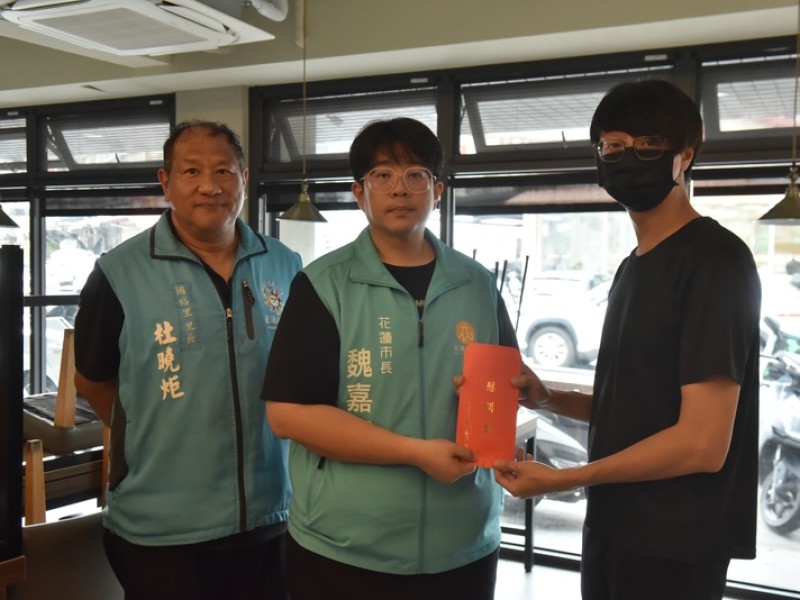 車子衝撞早餐店 魏嘉彥慰問受傷家屬與店家