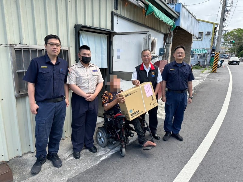 端午前夕送暖心 警察化身關懷使者 陪弱勢家庭過節不孤單