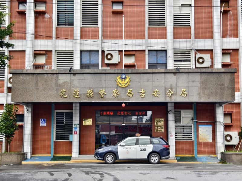 連4任分局長出狀況「貼符圍樹」! 吉安分局找道士、乩童抓鬼 稱「樹有常駐靈」