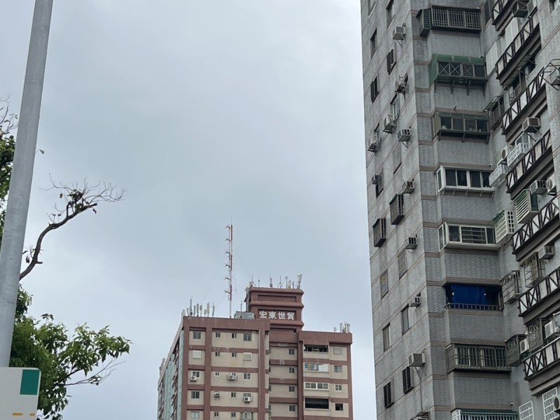 台東多棟大樓瀰漫「K煙」塑膠味 居民健康受影響 警方查緝難解根源