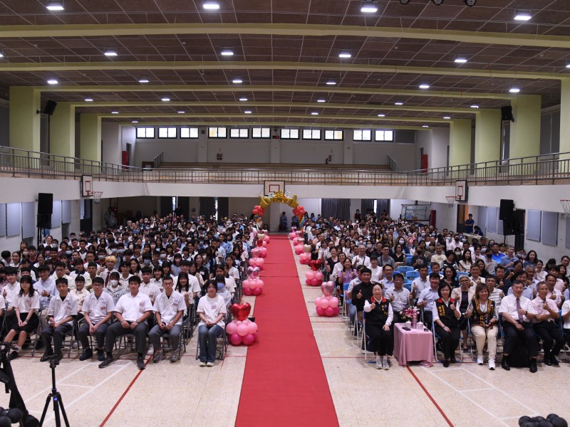 224位學子榮登最高榮譽舞台 徐榛蔚勉勵勇敢追夢、實踐人生藍圖