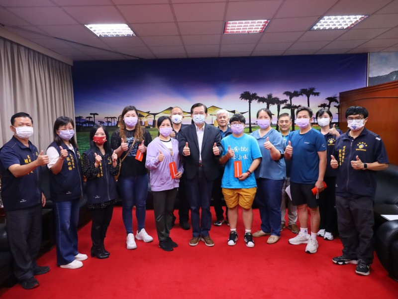 新城鄉體育選手於各項全國賽事獲得佳績 鄉長何禮臺頒發運動績優獎金予以表揚