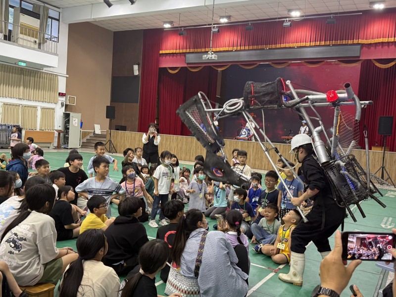 2025花蓮兒童藝術節《希望之翼》翱翔吉安　高蹺傀儡鼓舞人心