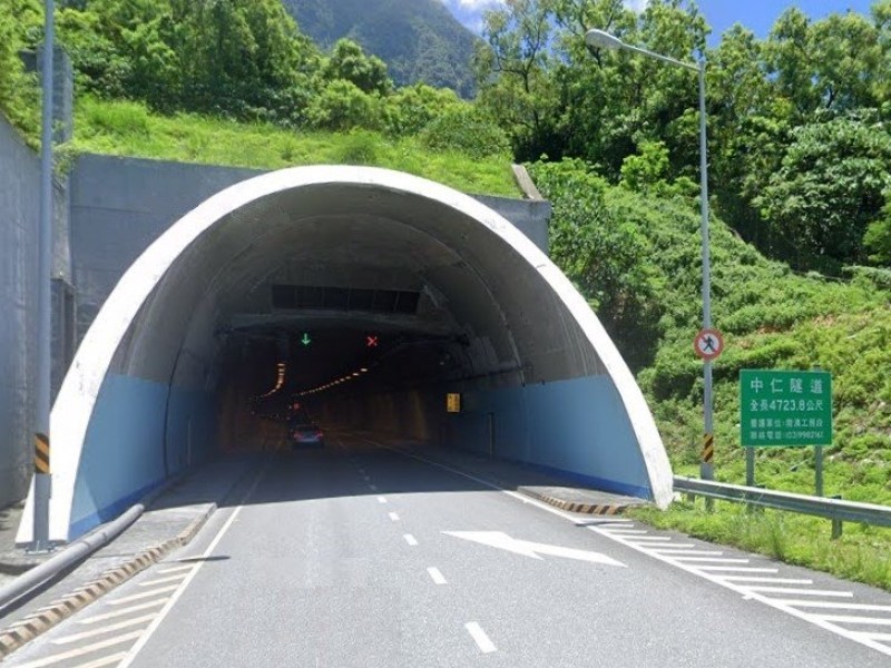 台9線蘇花公路中仁隧道路及仁水隧道路段進行路容維護工作實施交通管制