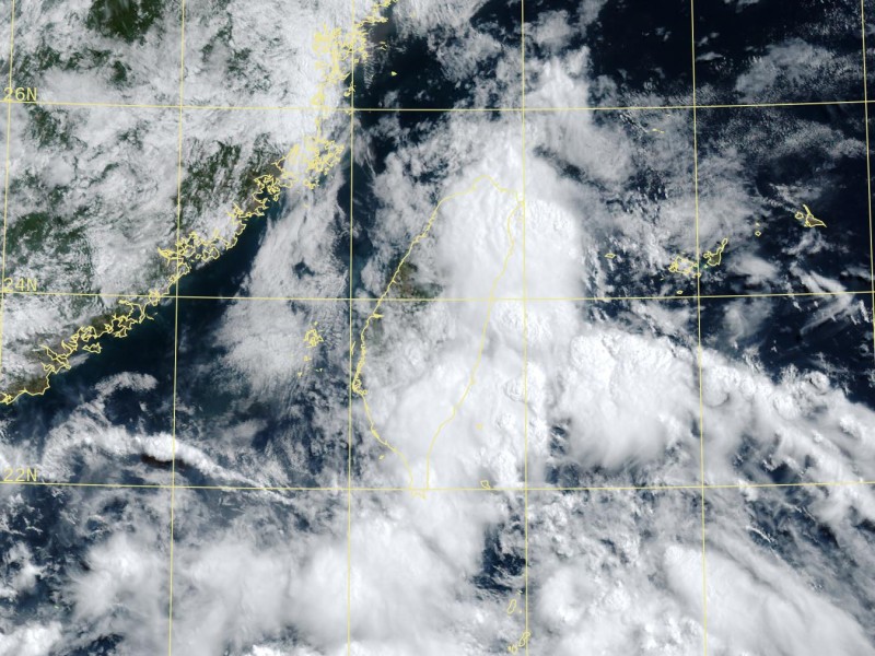 熱帶性低氣壓特報! 外圍雲系接近 東半部易有短延時強降雨