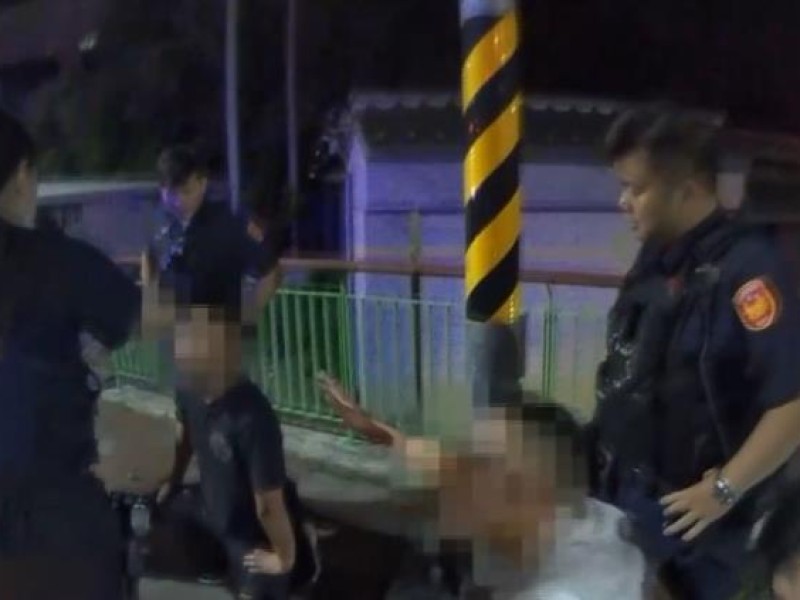 轉彎違規遇警還「烙跑」