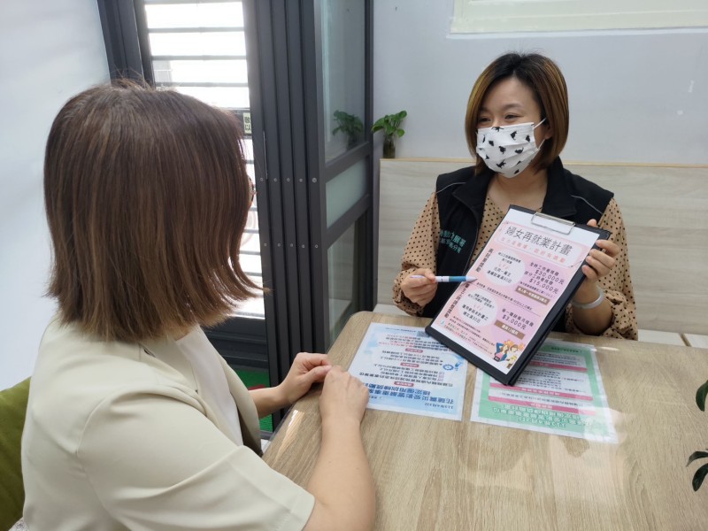 助婦女重拾信心、重返職場! 玉里就業中心在地媒合、僱用獎勵助攻成功上工
