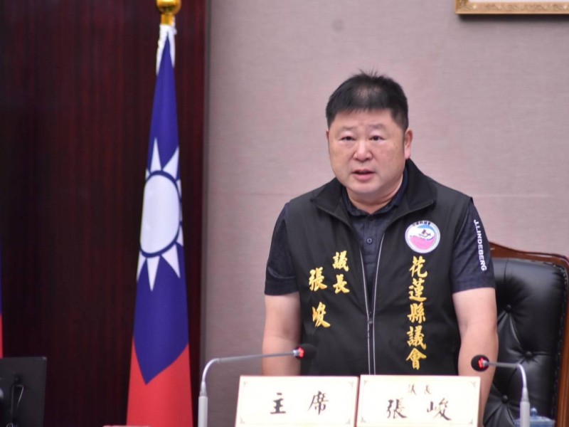 國民黨花議會黨團批涉侵占國有地收租 張峻駁: 依法承租 卻被扭曲