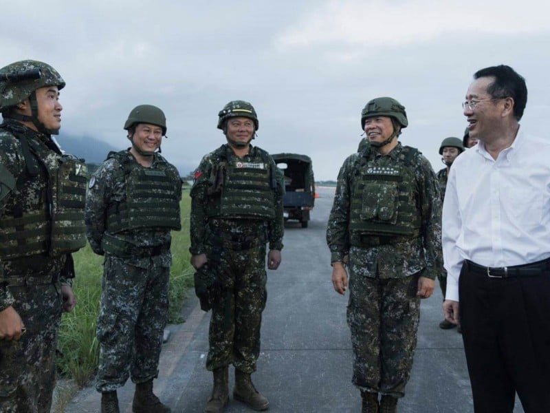 顧立雄夜勘漢光演習 花蓮空軍搶修演練展現戰備即戰力