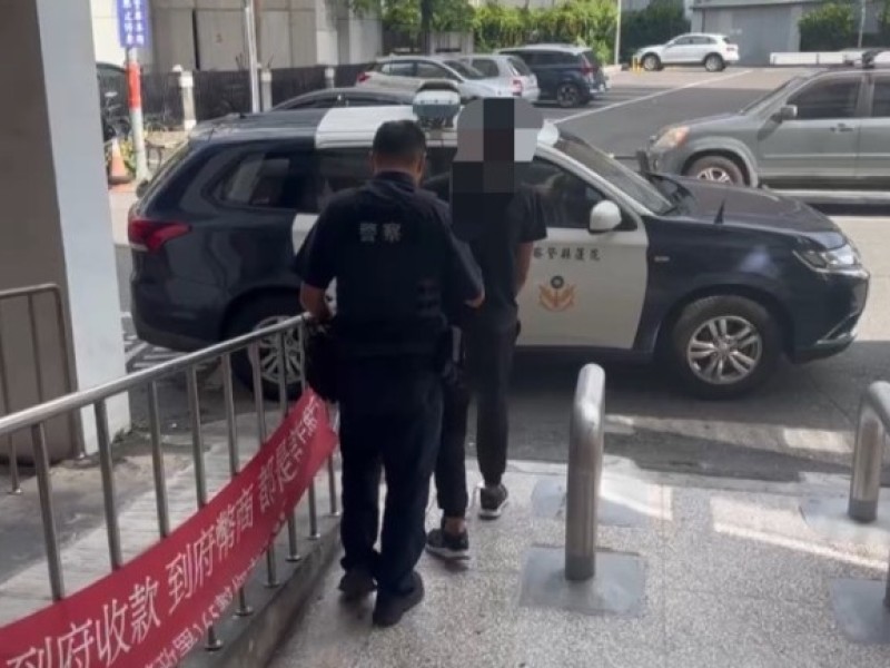 花警抓到企圖逃逸竊賊