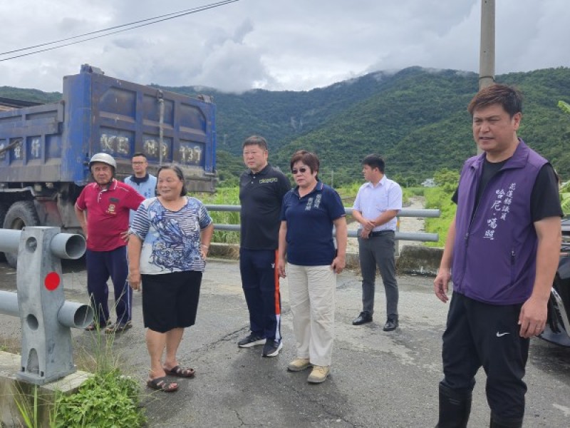 花蓮南區連日豪雨成災 張峻與議員勘災